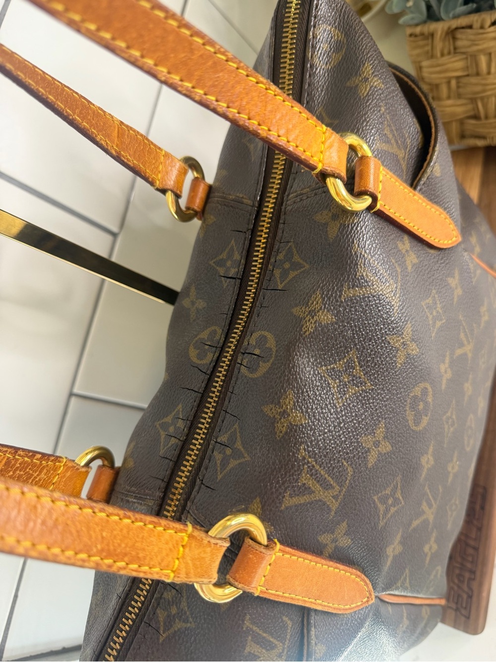 Authentic Louis Vuitton Monogram Totally PM - Picture 3 of 9